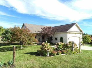 992 Anderson Rd, Boyne City, MI 49712