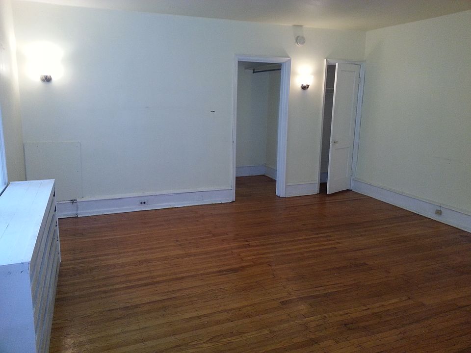 Living Rm / Bedroom