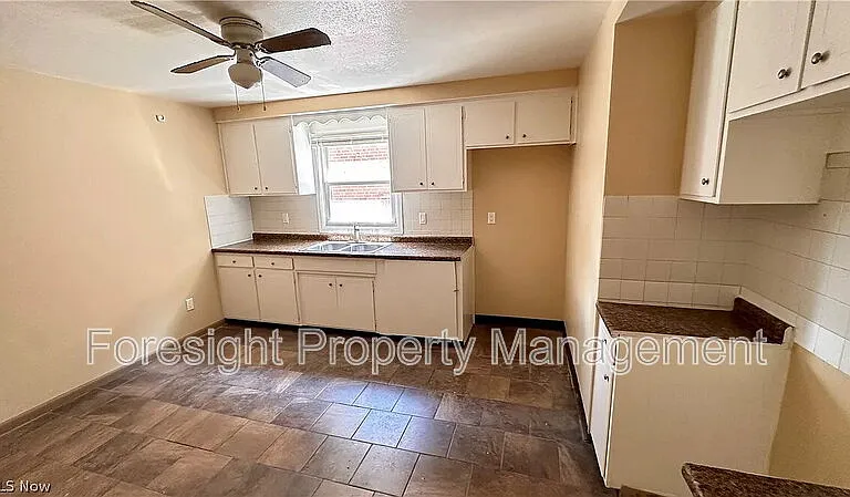 1434 E 222nd St — Photo 8