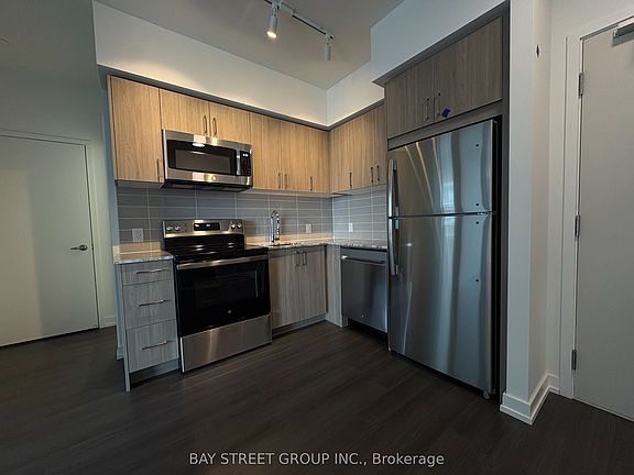 5th image of 4010 Eglinton Ave W #1822