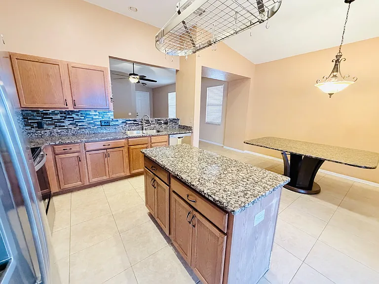 3227 Ogden Dr — Photo 8