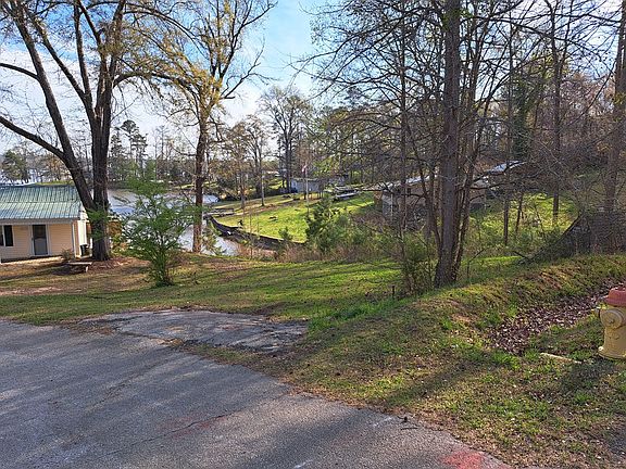 3rd image of 210 Agnew Rd