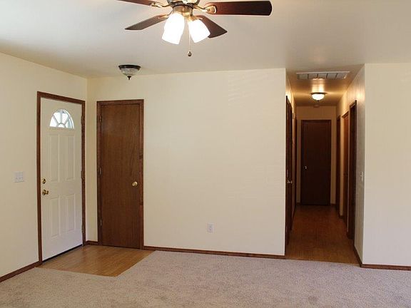3rd image of 1109 SE 35th St