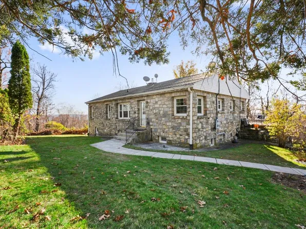 63 Crosby Rd, North Salem, NY 10560
