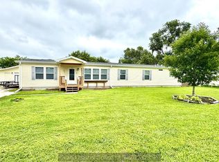 102 Hall St, Phillips, NE 68865