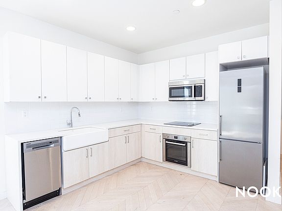 4th image of 144 West St #403