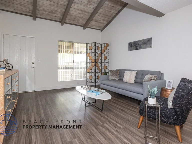 Windmill Apartments — Photo 5