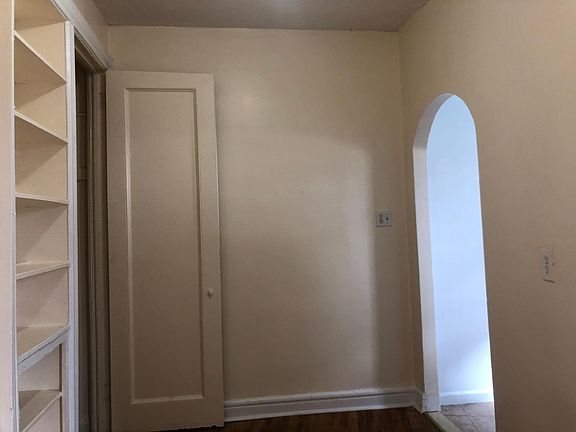 4th image of 2760 Claflin Ave