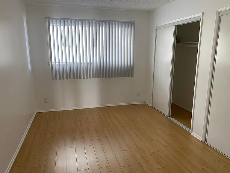 230 Bay St #5 — Photo 8