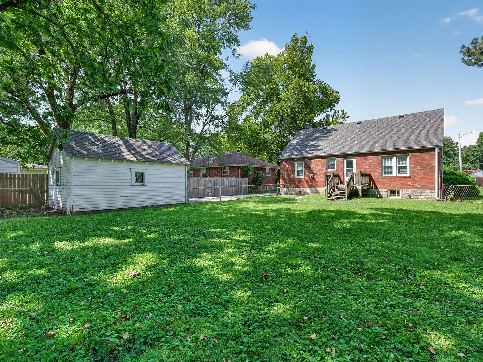 4 bed, 1357 sqft, $2,000 — Photo 3