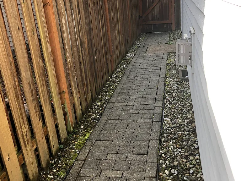 1074 Meek Way — Photo 31