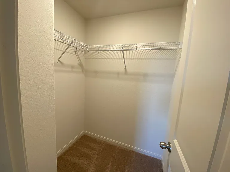 105 Brunswick Ln — Photo 30