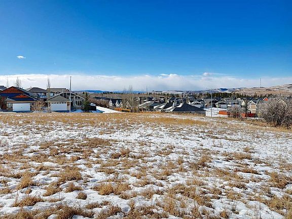 5th image of 900 3rd St SW