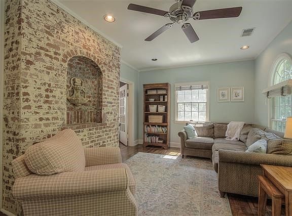3rd image of 652 W 62nd St