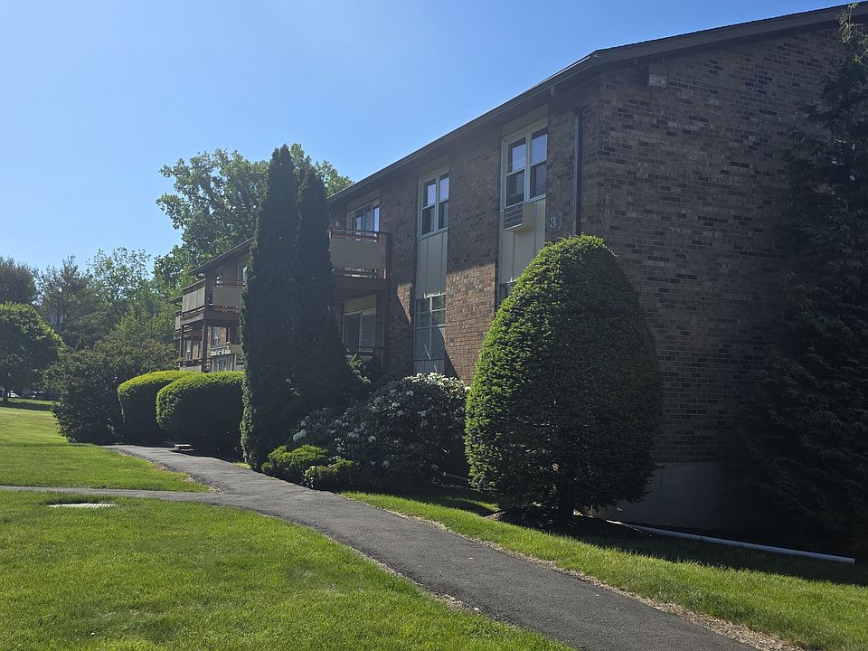 2nd image of 45 Jefferson Rd Unit 3-6