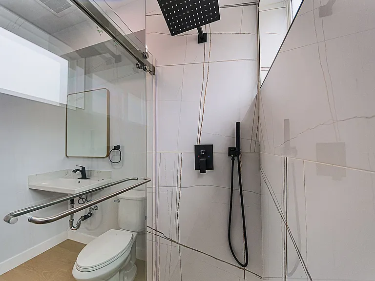 Cumpston Apartments — Photo 30
