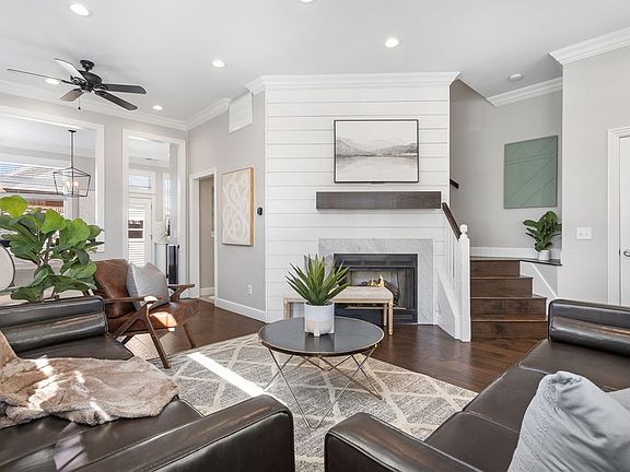 3rd image of 780 Founders Park Dr W