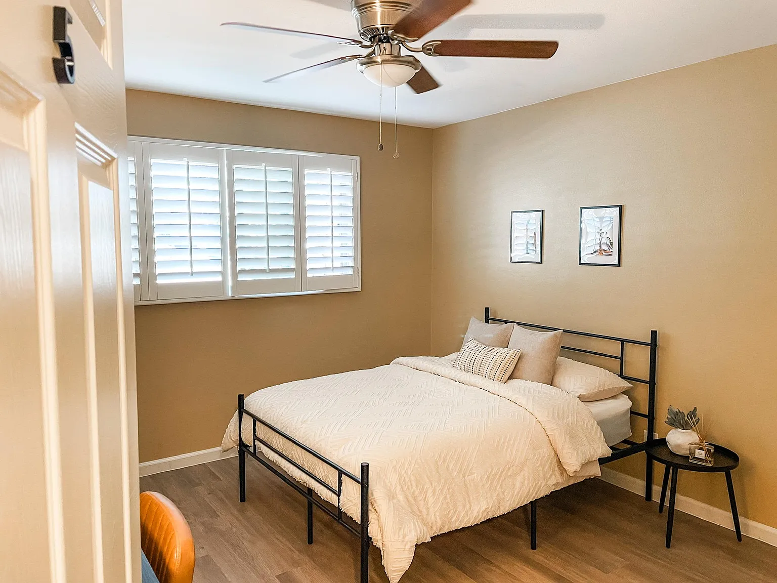 4 bed, 2.0 bath, 2099 sqft, $905 — Photo 1