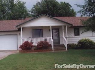 1327 N Day St, Wellington, KS 67152