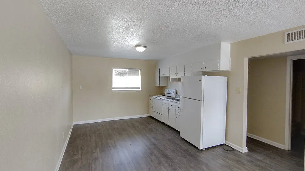 2 bed, 672 sqft, $695 — Photo 2