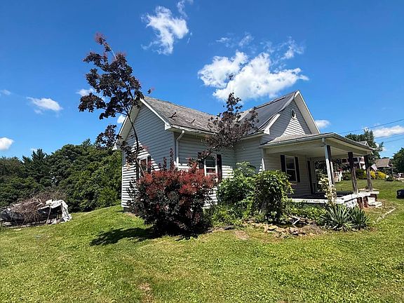 3rd image of 921 Highland Ave
