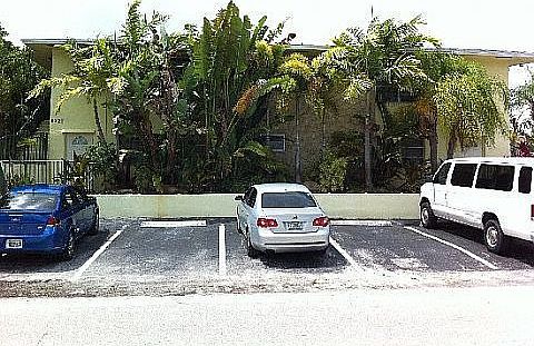 1st image of 4321 NE 21st Ave APT 1