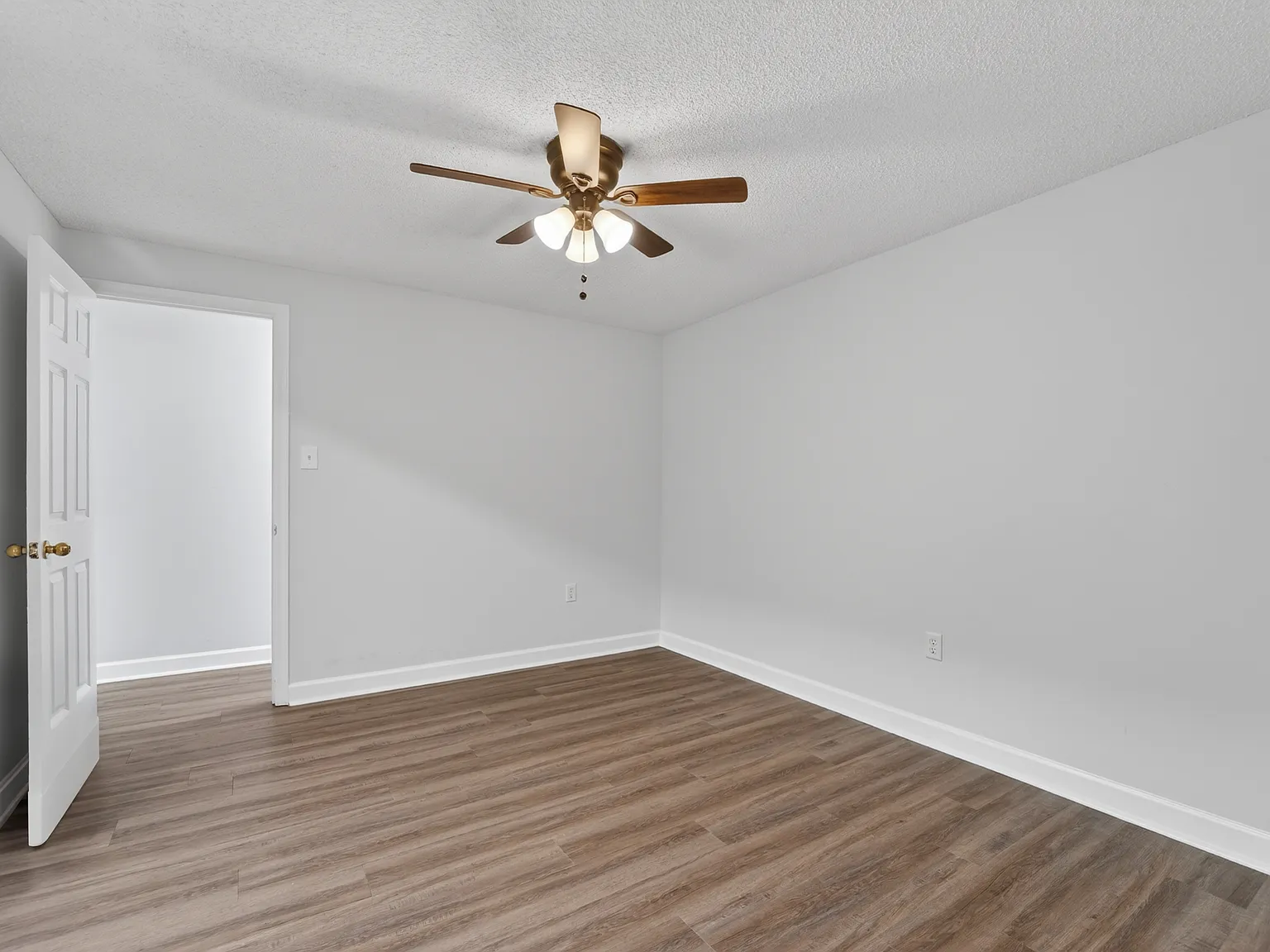 1 bed, 575 sqft, $1,300 — Photo 1