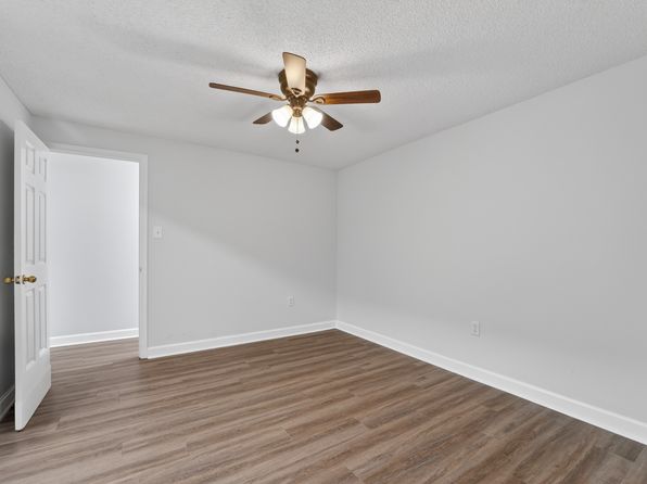 210A W 49th St