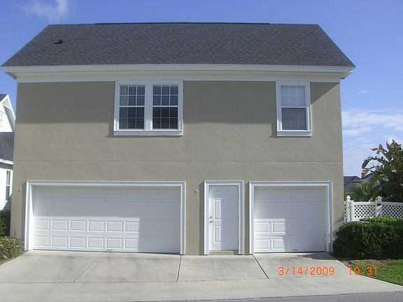 3-car garage with rental/in-law apartment