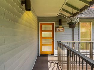 2445 SW Montgomery Dr, Portland, OR 97201