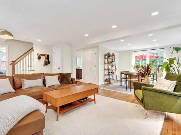 34 Academy St, Arlington, MA 02476