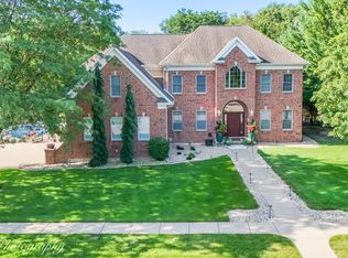 14 Baker Park Ave, Peru, IL 61354