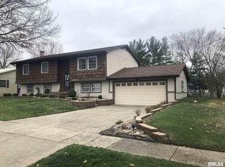 4329 Woodglen Ln, Mount Vernon, IL 62864