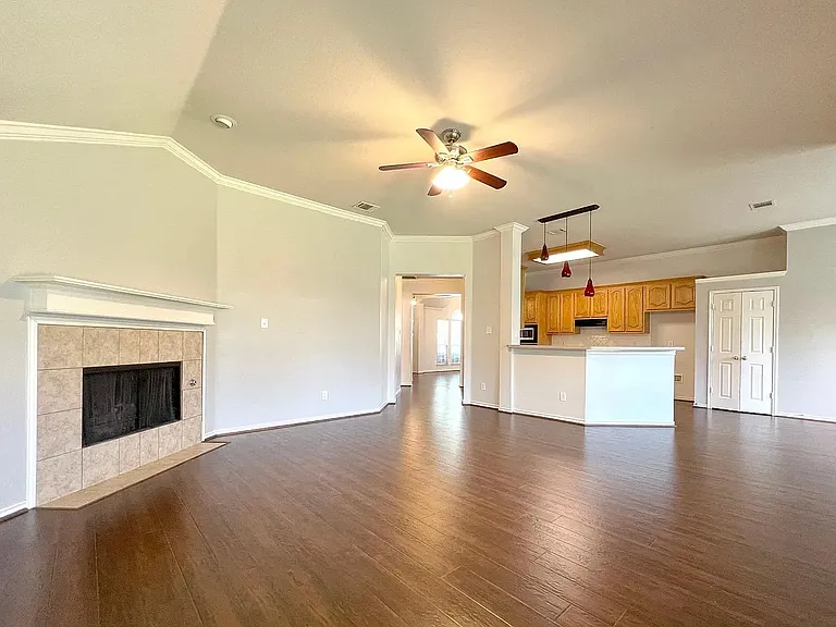 1418 Kingsley Dr — Photo 7