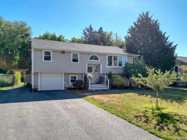 22 Marshview Dr, Marshfield, MA 02050