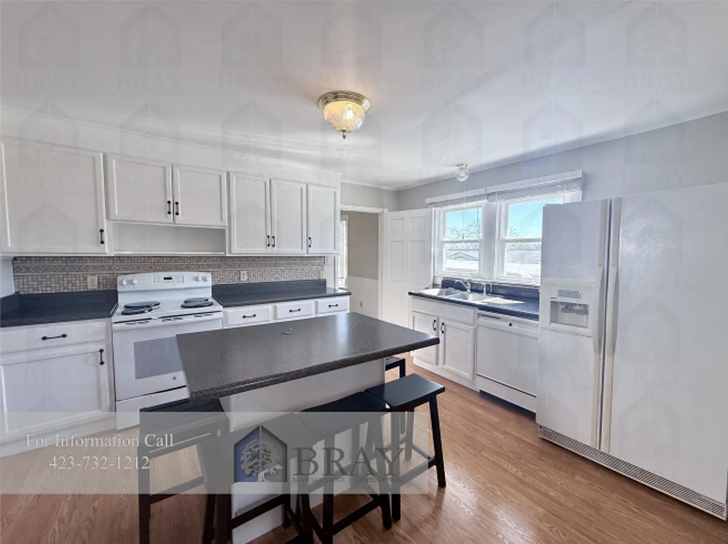 Charming 3-Bedroom Cottage in Kingsport — Photo 4