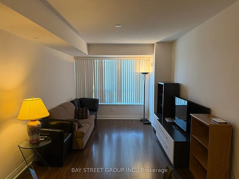 11211 Yonge St #1002 — Photo 3