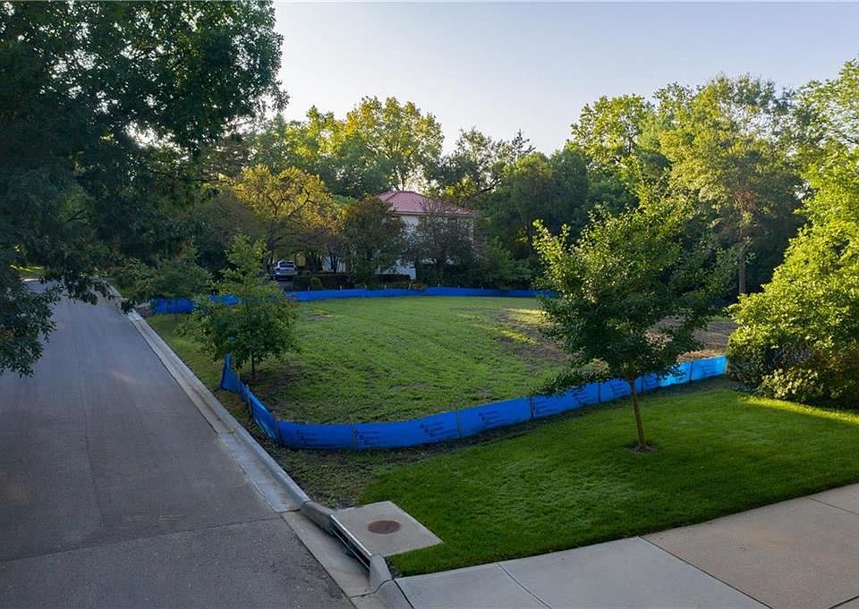 1st image of 2117 Drury Ln