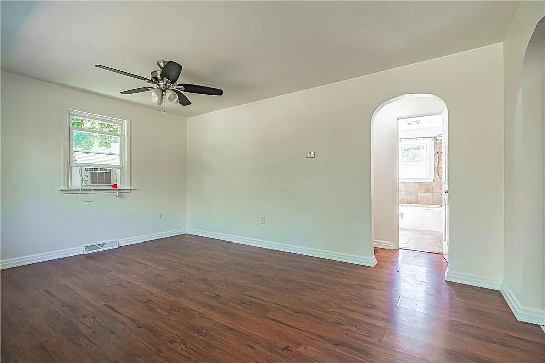 2 bed, 1.0 bath, 792 sqft, $2,500 — Photo 3