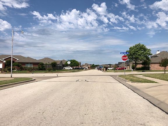 5th image of 517 Fossil Hill Dr
