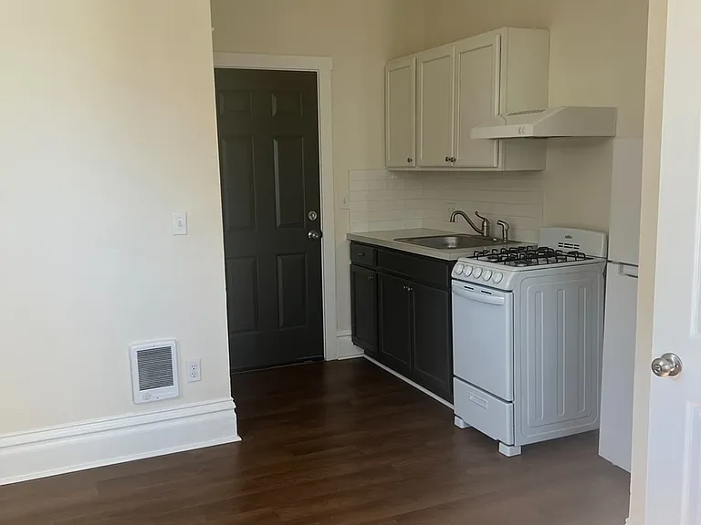 1119 W Augusta Ave #1 — Photo 9