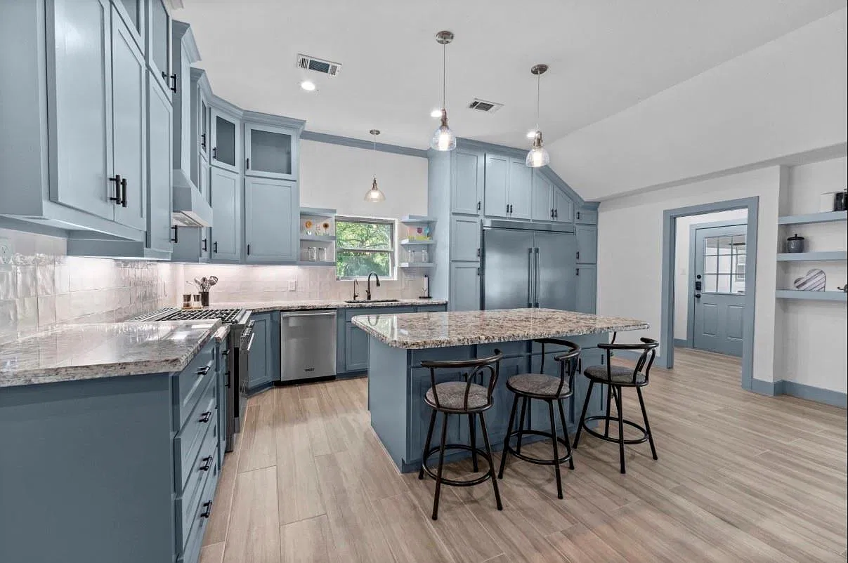 4 bed, 3.0 bath, 2378 sqft, $3,665 — Photo 3
