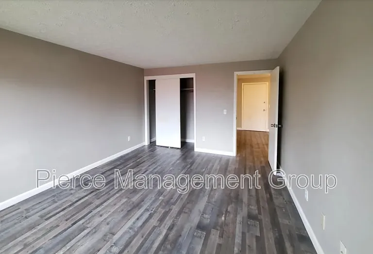 25 Log St #2C — Photo 6