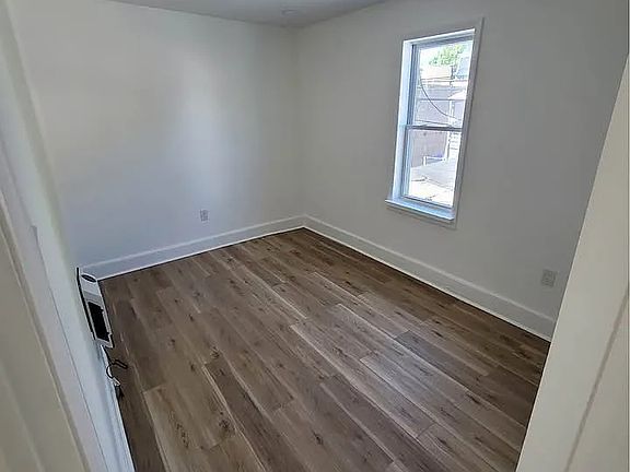4th image of 312 Bell Aly