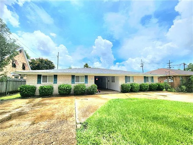 2 bed, 1.0 bath, 605 sqft, $1,400 — Photo 1