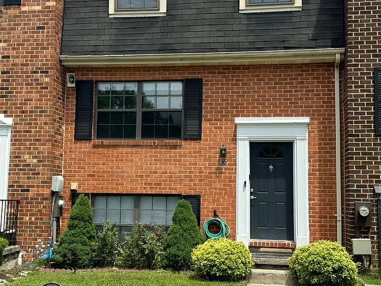 30 Golden Hill Ct — Photo 1