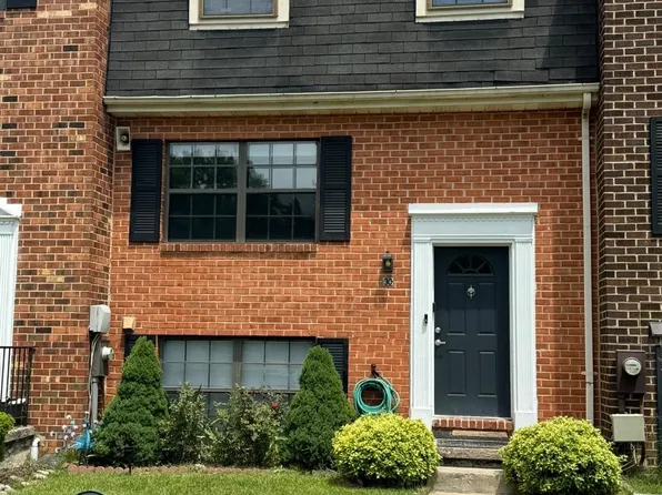 30 Golden Hill Ct, Baltimore, MD 21228