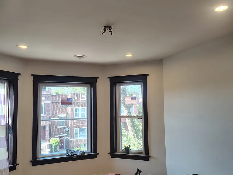 4743 W Congress Pkwy #1 — Photo 4