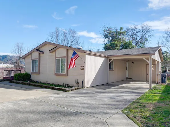 121 NW Wrightwood Cir, Grants Pass, OR 97526