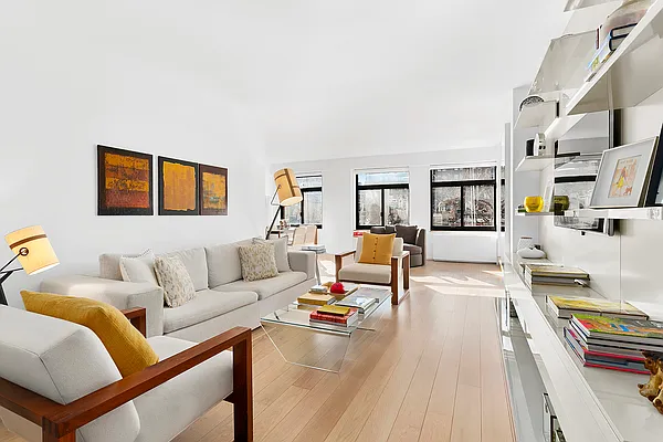 Rented by New York Casas Ltd. | media 9